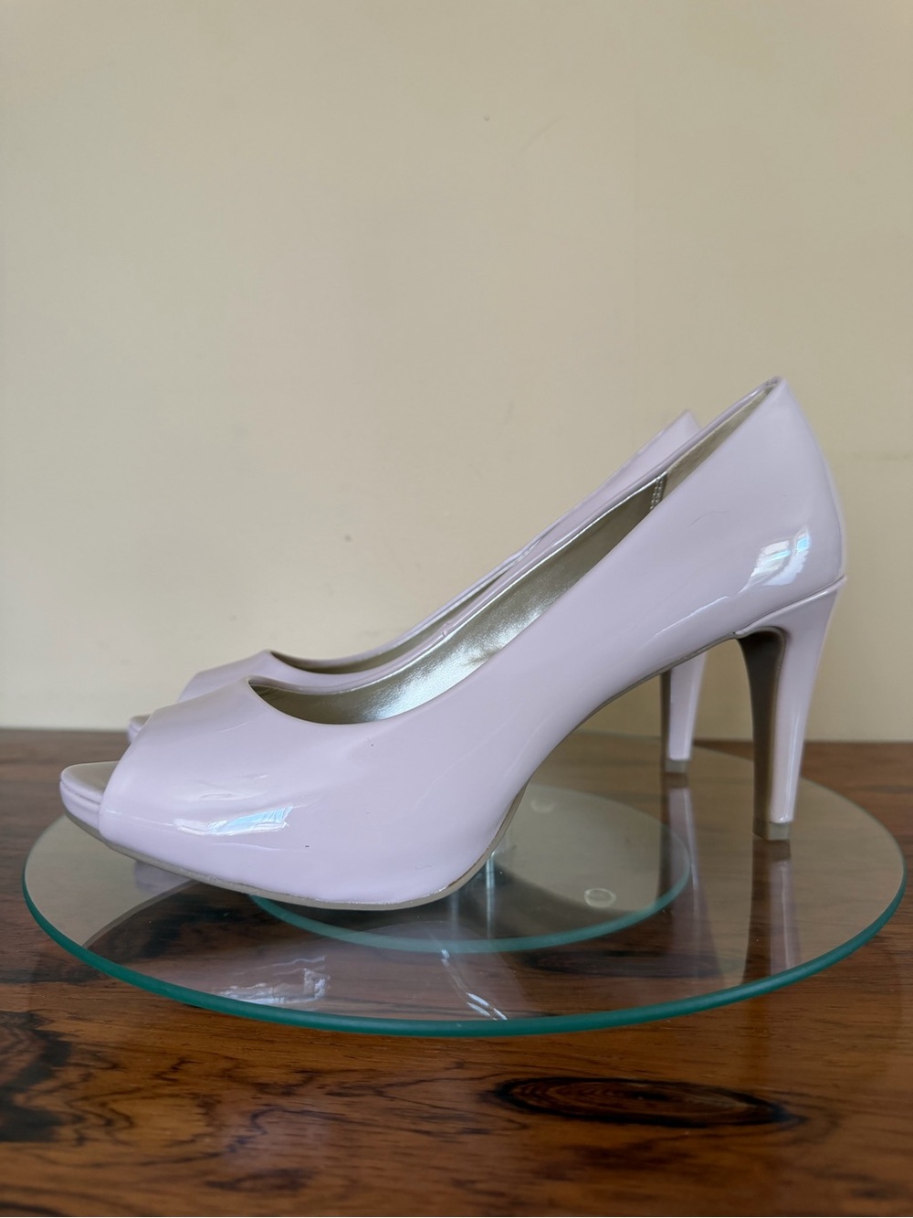 Bandolino Rainaa Patent Peep Toe Pumps size 9.5